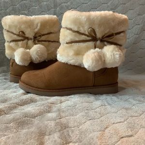 Makalu fur boots